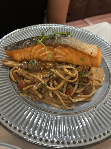 Review photo 6 of 10